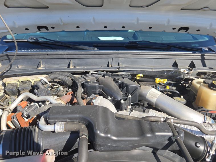 image for item EI4170 2016 Ford F550 truck cab and chassis