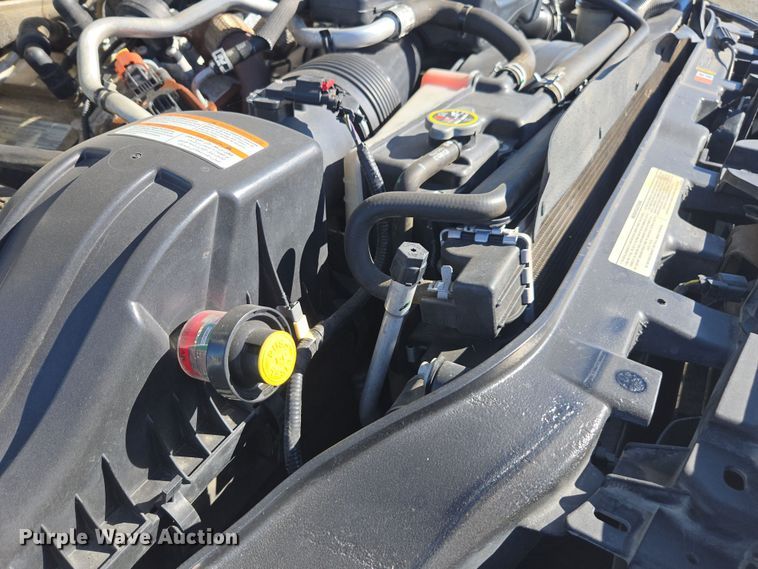 image for item EI4170 2016 Ford F550 truck cab and chassis