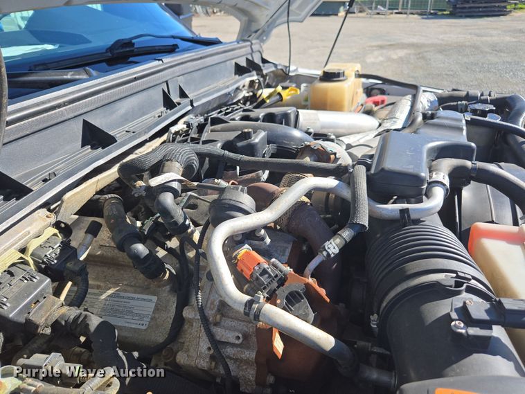 image for item EI4170 2016 Ford F550 truck cab and chassis