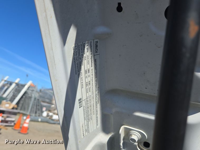 image for item EI4170 2016 Ford F550 truck cab and chassis