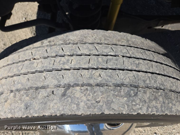 image for item EI4170 2016 Ford F550 truck cab and chassis