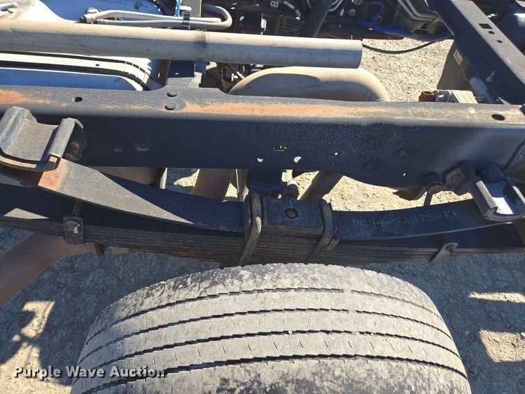 image for item EI4170 2016 Ford F550 truck cab and chassis