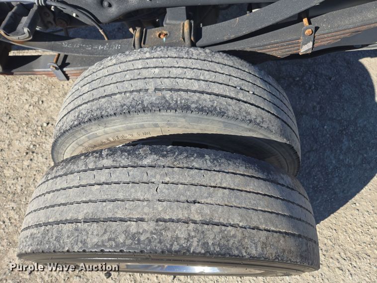 image for item EI4170 2016 Ford F550 truck cab and chassis