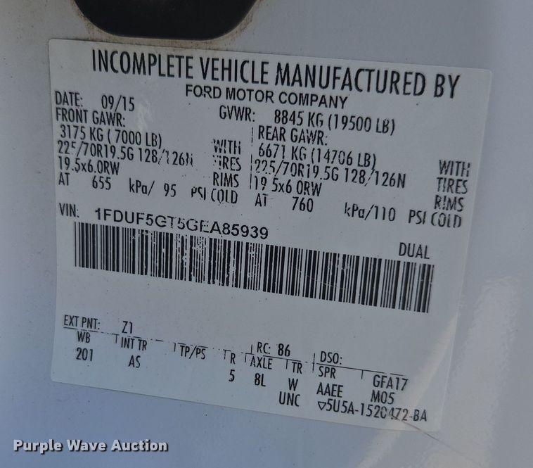 image for item EI4170 2016 Ford F550 truck cab and chassis