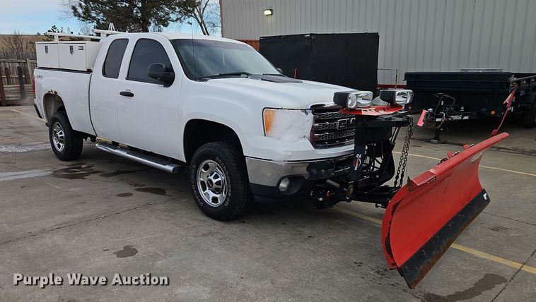 image for item EI8851 2013 GMC Sierra 2500HD Ext. Cab pickup truck