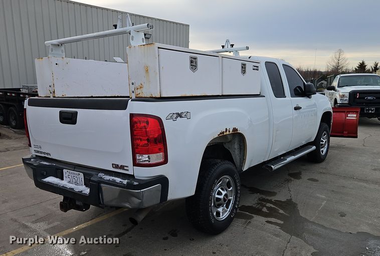 image for item EI8851 2013 GMC Sierra 2500HD Ext. Cab pickup truck