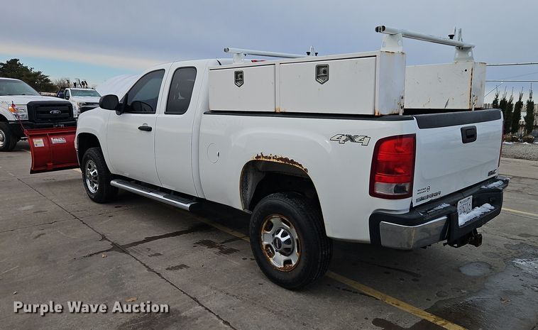 image for item EI8851 2013 GMC Sierra 2500HD Ext. Cab pickup truck