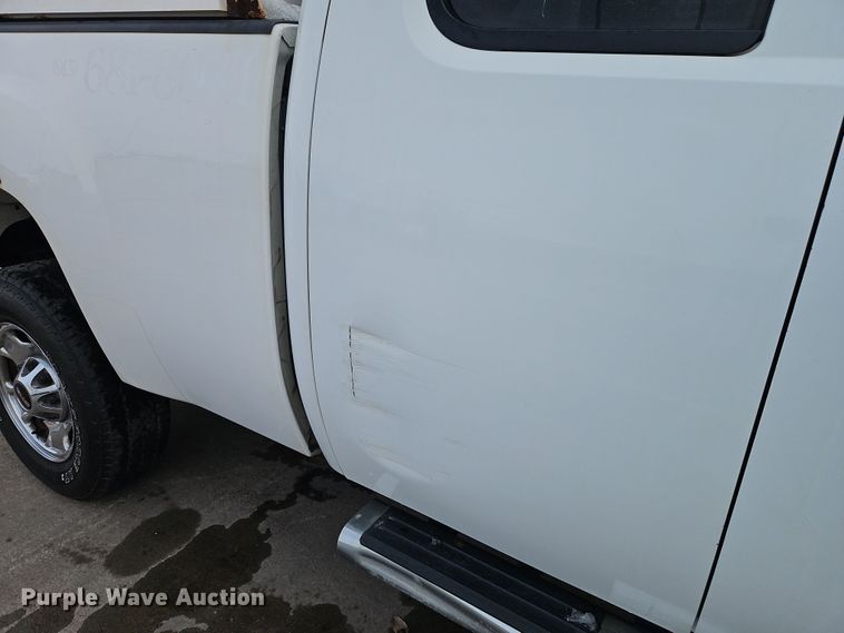 image for item EI8851 2013 GMC Sierra 2500HD Ext. Cab pickup truck