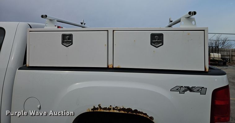 image for item EI8851 2013 GMC Sierra 2500HD Ext. Cab pickup truck