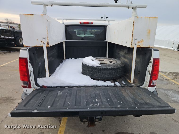 image for item EI8851 2013 GMC Sierra 2500HD Ext. Cab pickup truck