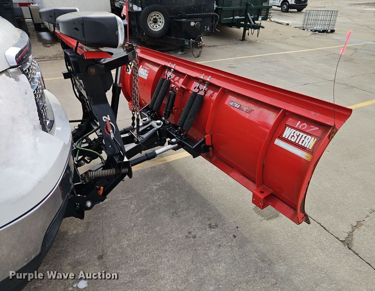 image for item EI8851 2013 GMC Sierra 2500HD Ext. Cab pickup truck