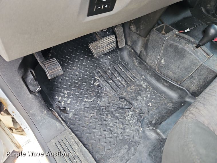 image for item EI8851 2013 GMC Sierra 2500HD Ext. Cab pickup truck