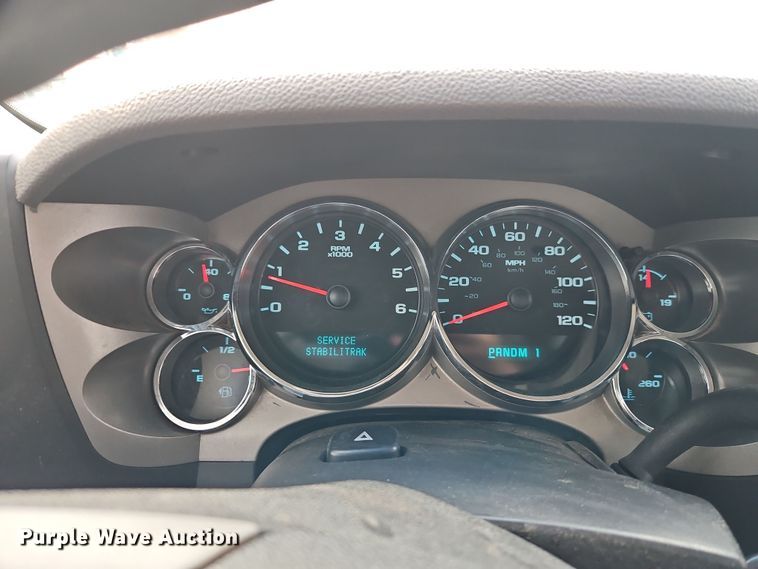 image for item EI8851 2013 GMC Sierra 2500HD Ext. Cab pickup truck