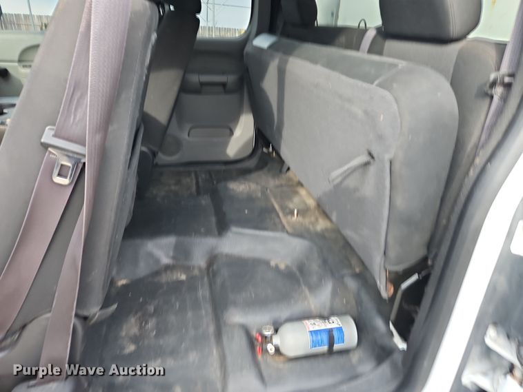 image for item EI8851 2013 GMC Sierra 2500HD Ext. Cab pickup truck