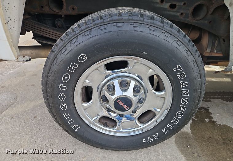 image for item EI8851 2013 GMC Sierra 2500HD Ext. Cab pickup truck