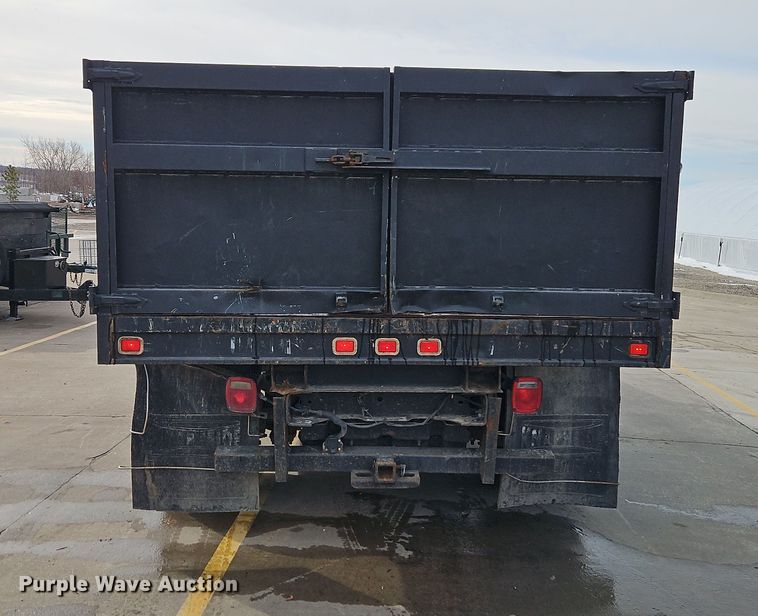 image for item EI8853 2004 Ford F550 Super Duty dump flatbed truck