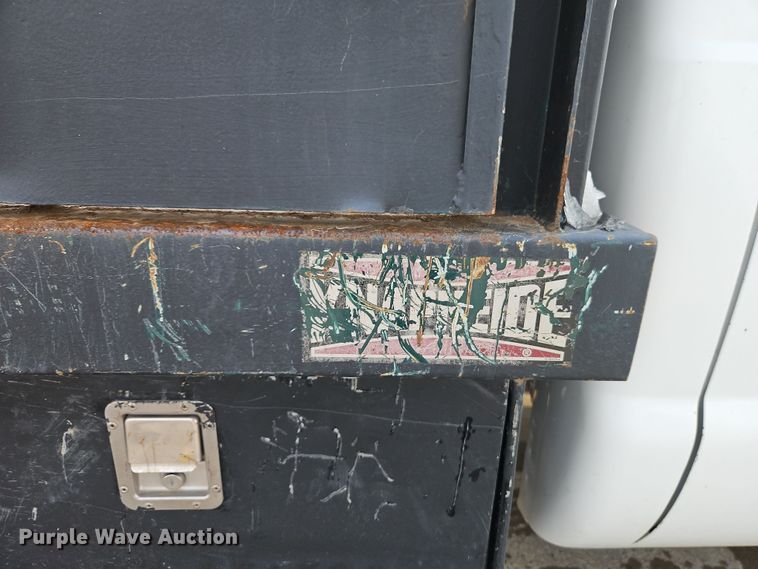 image for item EI8853 2004 Ford F550 Super Duty dump flatbed truck