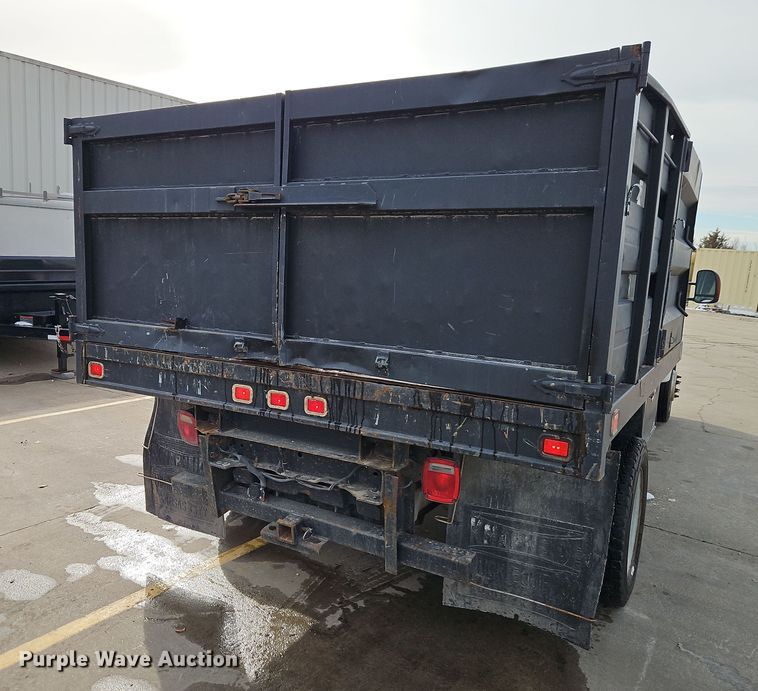 image for item EI8853 2004 Ford F550 Super Duty dump flatbed truck