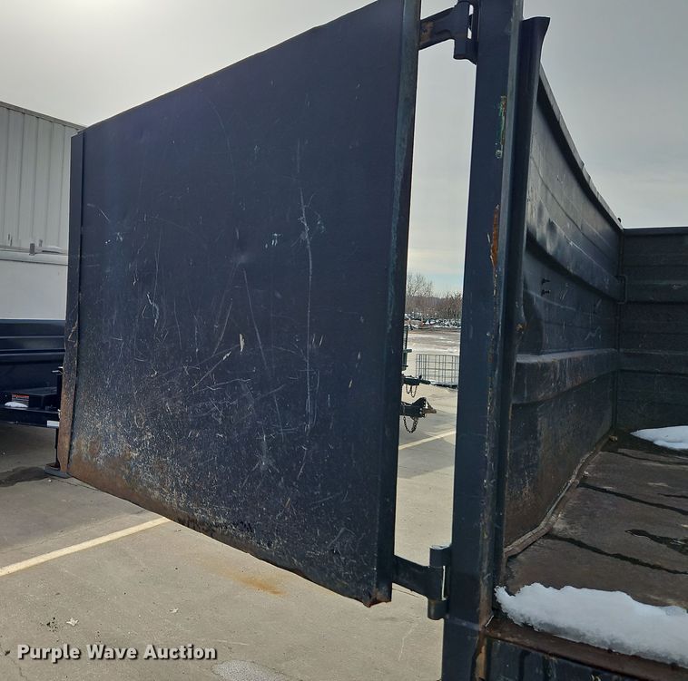 image for item EI8853 2004 Ford F550 Super Duty dump flatbed truck