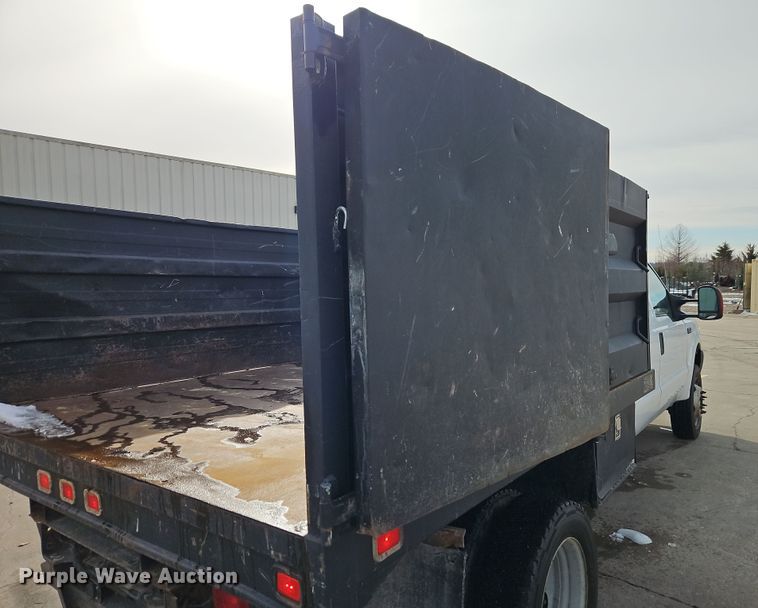image for item EI8853 2004 Ford F550 Super Duty dump flatbed truck