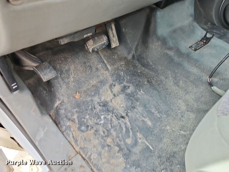 image for item EI8853 2004 Ford F550 Super Duty dump flatbed truck