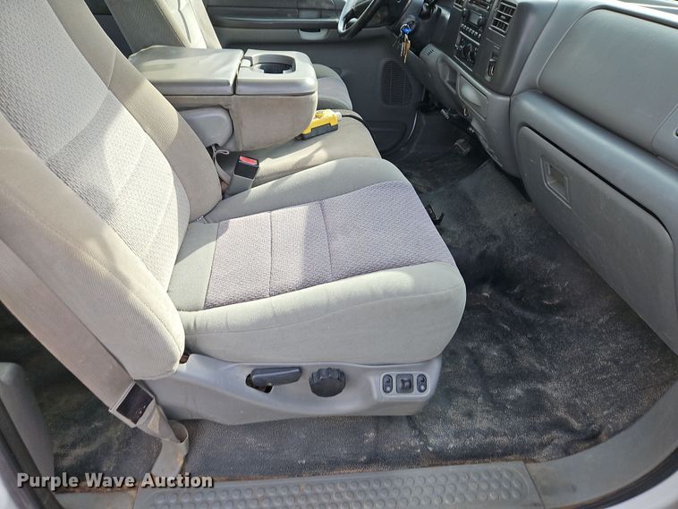 image for item EI8853 2004 Ford F550 Super Duty dump flatbed truck