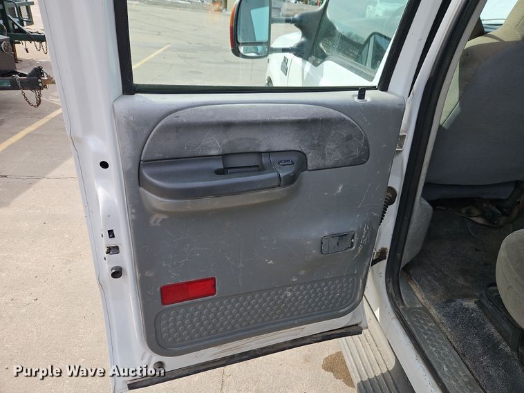 image for item EI8853 2004 Ford F550 Super Duty dump flatbed truck