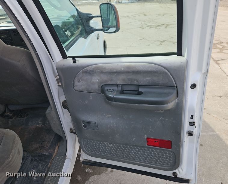 image for item EI8853 2004 Ford F550 Super Duty dump flatbed truck