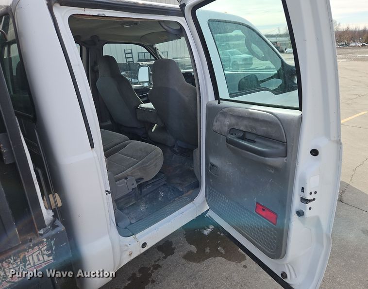 image for item EI8853 2004 Ford F550 Super Duty dump flatbed truck