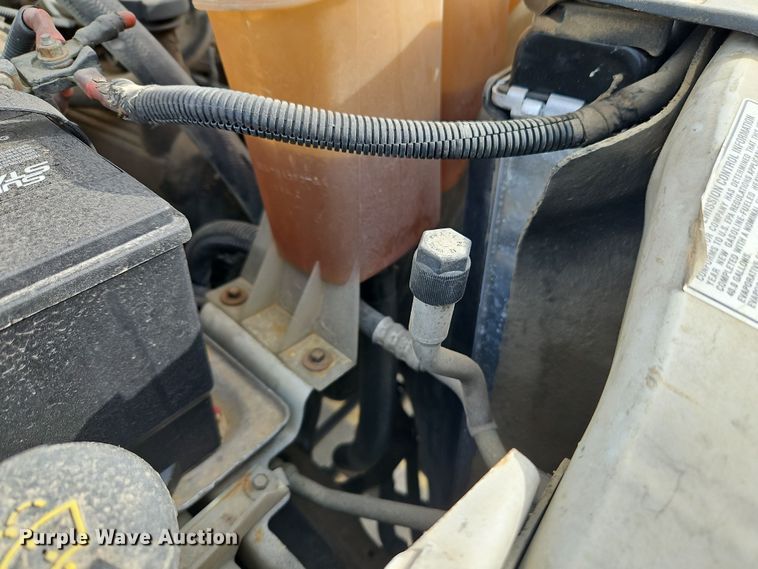 image for item EI8853 2004 Ford F550 Super Duty dump flatbed truck