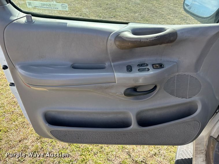 image for item EJ3482 1998 Ford F150 SuperCab flatbed pickup truck 