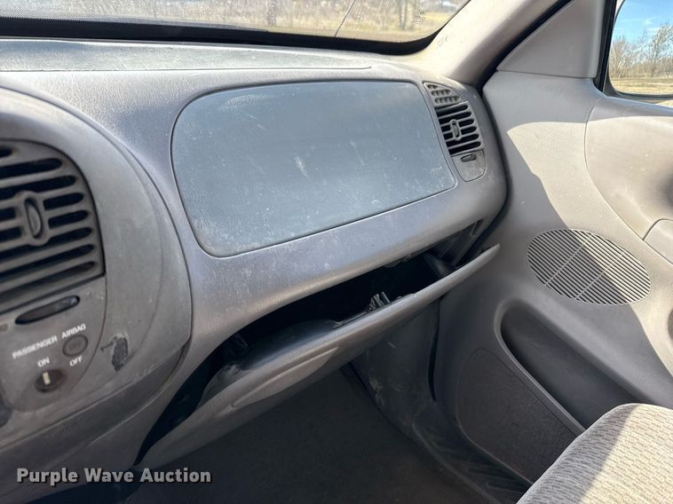 image for item EJ3482 1998 Ford F150 SuperCab flatbed pickup truck 