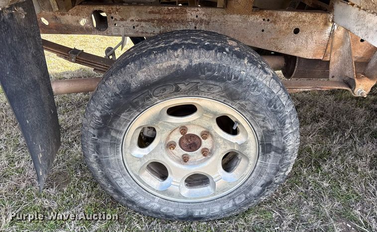 image for item EJ3482 1998 Ford F150 SuperCab flatbed pickup truck 