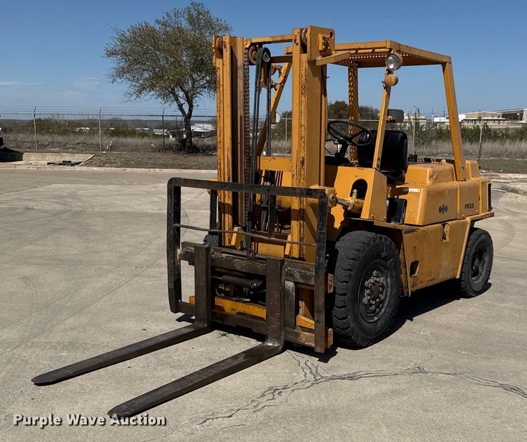 Komatsu FD35-3 forklift in Killeen, TX | Item EJ3518 sold | Purple Wave