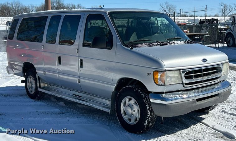 image for item EK2688 2001 Ford E350 Super Duty XLT van