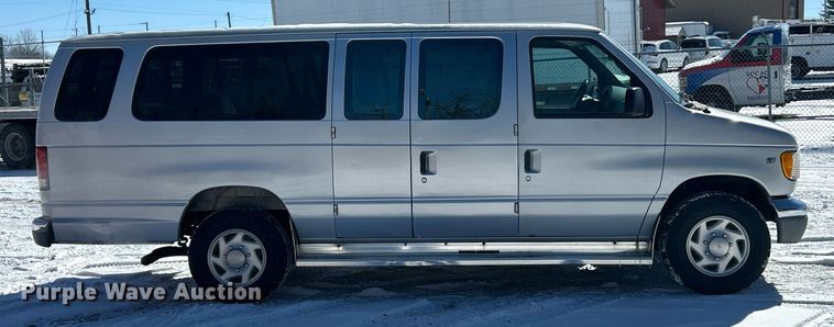 image for item EK2688 2001 Ford E350 Super Duty XLT van