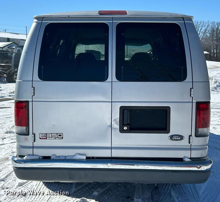 image for item EK2688 2001 Ford E350 Super Duty XLT van