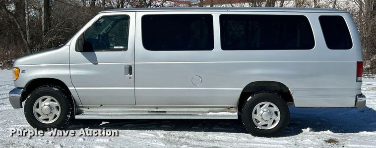 image for item EK2688 2001 Ford E350 Super Duty XLT van