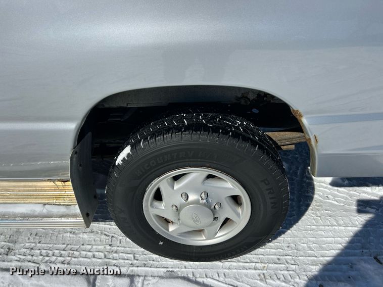 image for item EK2688 2001 Ford E350 Super Duty XLT van