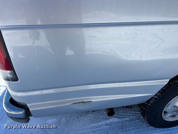image for item EK2688 2001 Ford E350 Super Duty XLT van