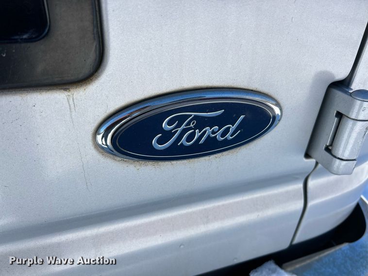 image for item EK2688 2001 Ford E350 Super Duty XLT van