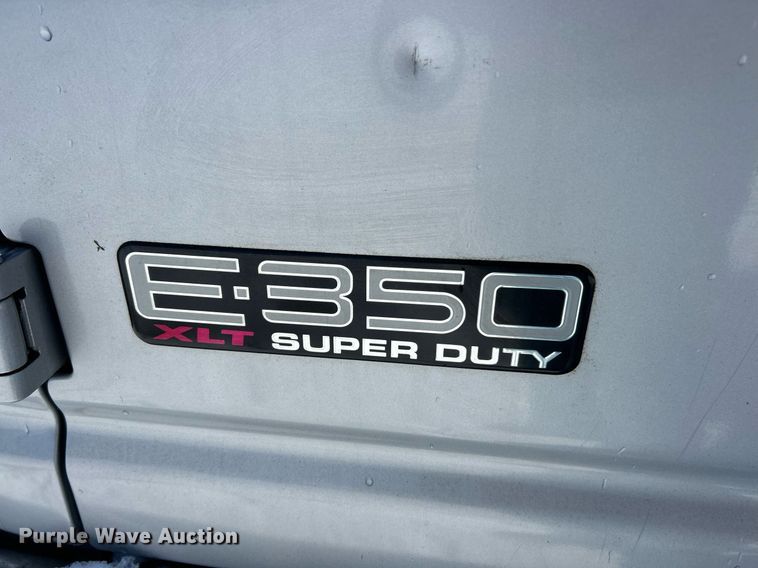 image for item EK2688 2001 Ford E350 Super Duty XLT van