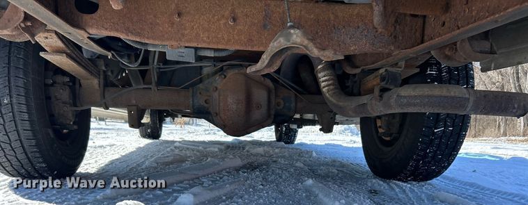 image for item EK2688 2001 Ford E350 Super Duty XLT van