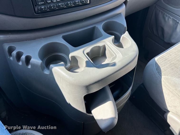 image for item EK2688 2001 Ford E350 Super Duty XLT van