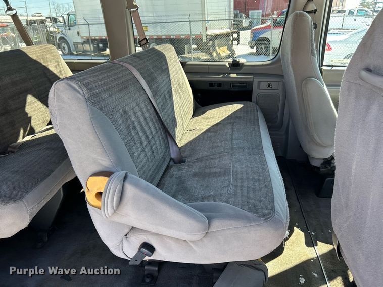 image for item EK2688 2001 Ford E350 Super Duty XLT van