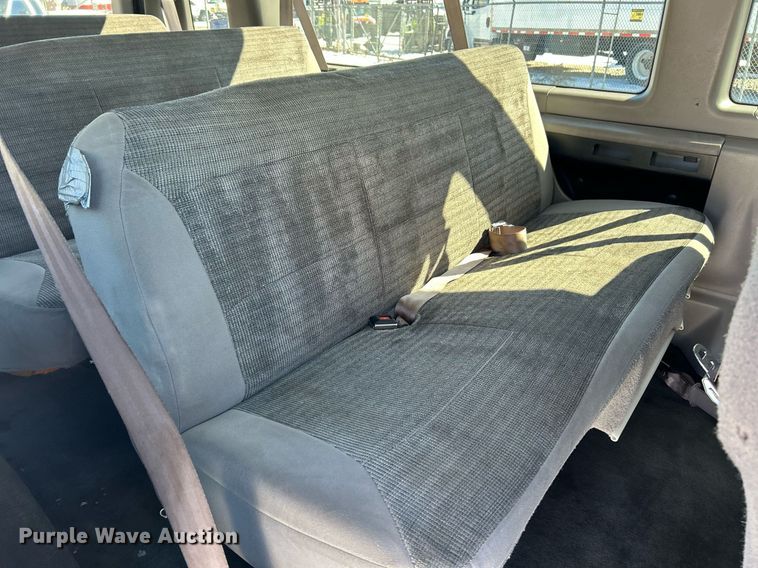 image for item EK2688 2001 Ford E350 Super Duty XLT van