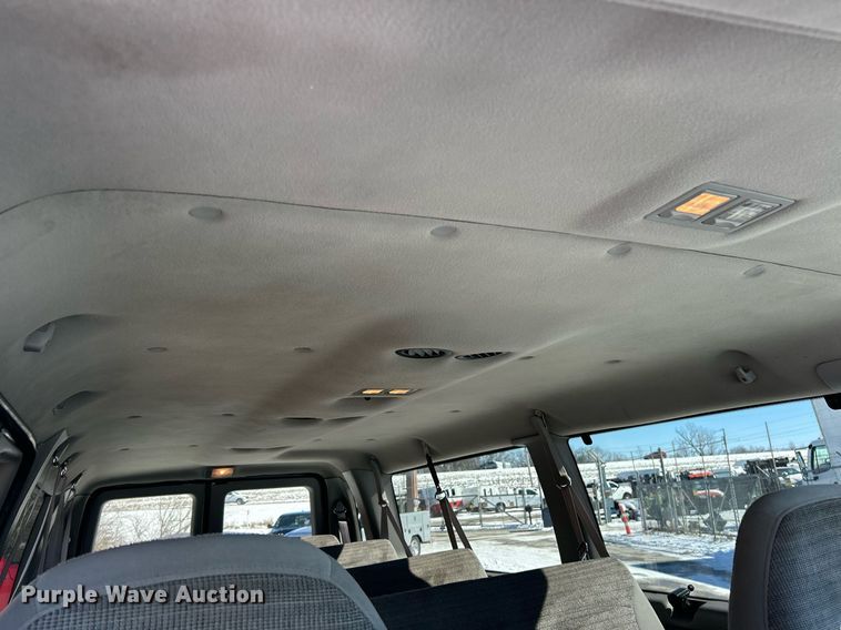 image for item EK2688 2001 Ford E350 Super Duty XLT van