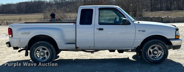 image for item EK2706 2000 Ford Ranger XLT SuperCab pickup truck