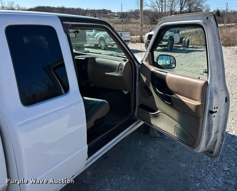 image for item EK2706 2000 Ford Ranger XLT SuperCab pickup truck