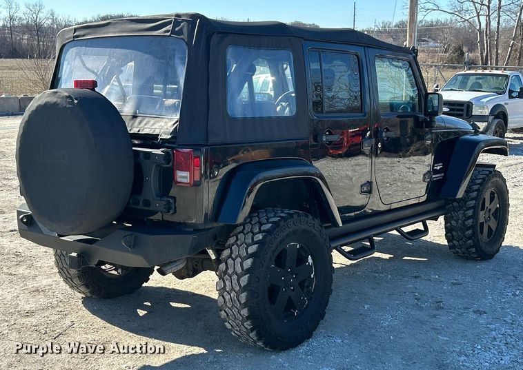 image for item EK2707 2008 Jeep Wrangler Sahara SUV